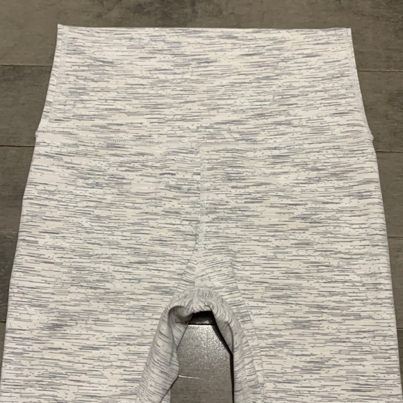 Flexxfit Luxe Leggings - All White Everything - X-Small - Picture 7 of 9